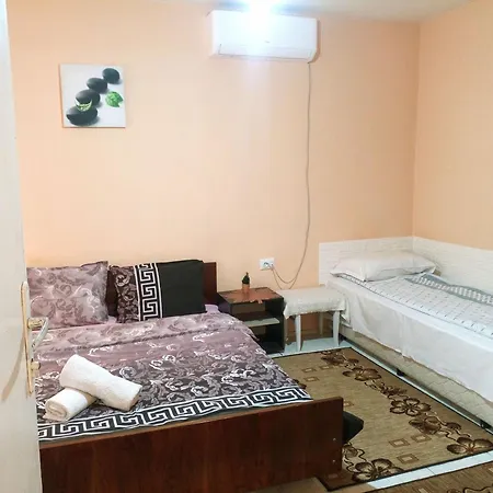 Emiliya بيت ضيافة *